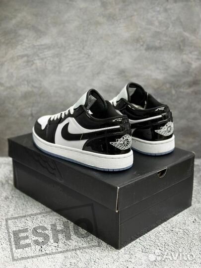 Nike Air Jordan 1 Low SE Concord