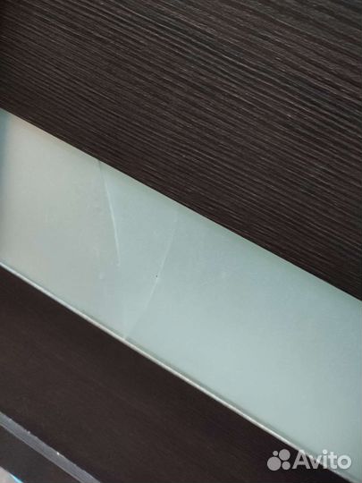 Дверь без замков и наличников