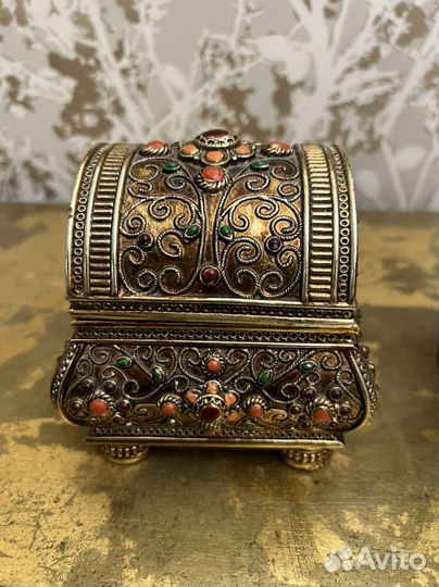 Ваза и шкатулка