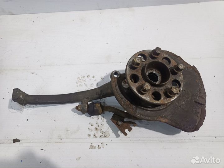 Цапфа/кулак поворотный передний левый Mercedes-Ben