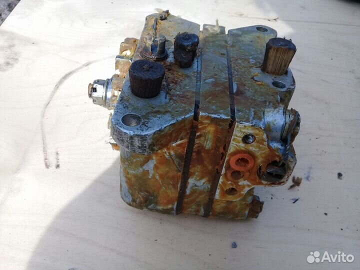 Насос масляный мтлб 8.10.013