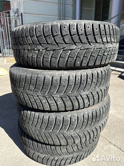 Laufenn I Fit Ice LW 71 215/60 R17