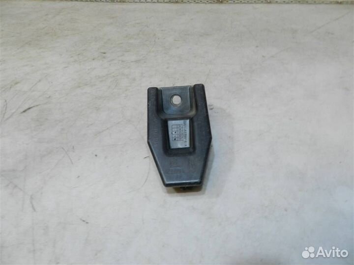 Кронштейн заднего бампера Ford Focus III 2011