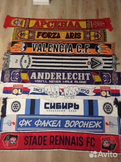 Футбольные и хоккейные шарфы