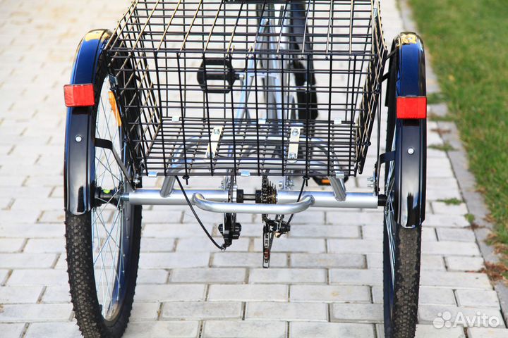 Удобный трехколесный велосипед для дачи и работы