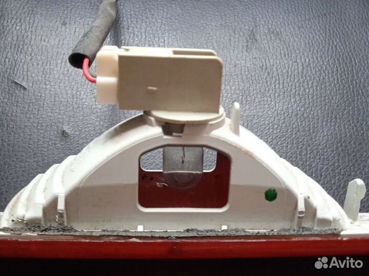 Фонарь задний (стоп сигнал) Nissan Note (E11)