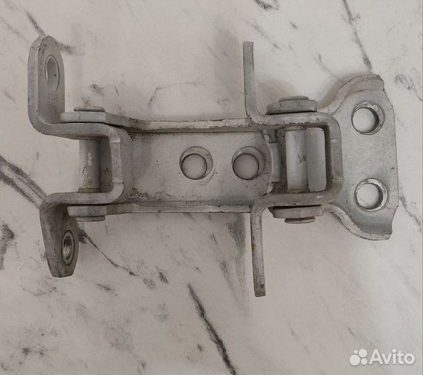 Петли двери Тойота estima левые передние