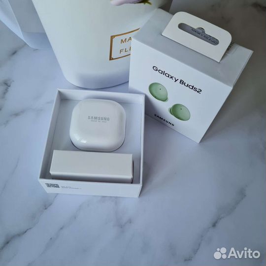 Новые беспроводные наушники Samsung Galaxy buds 2