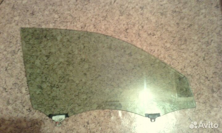 Боковое переднее стекло для Toyota Mark II, AE110