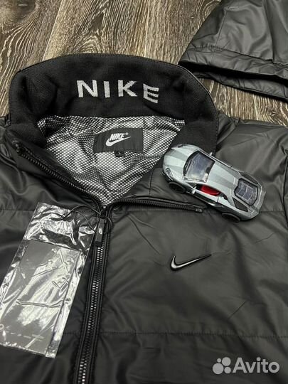 Демисезонные куртки Nike современные