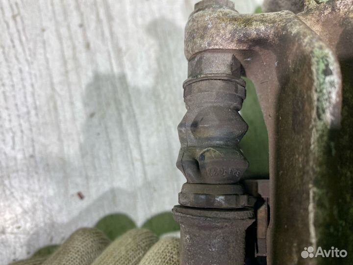 Суппорт задний левый Audi A1 8X CAX 1.4 2011