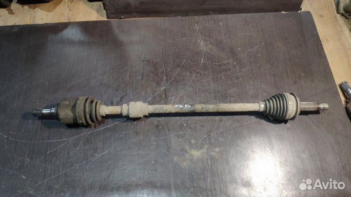 Вал приводной передний правый Toyota Belta SCP92