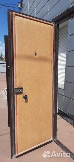 Дверь металлическая