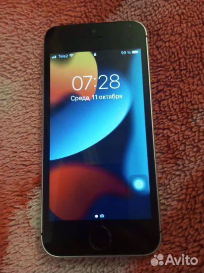 iPhone SE, 32 ГБ