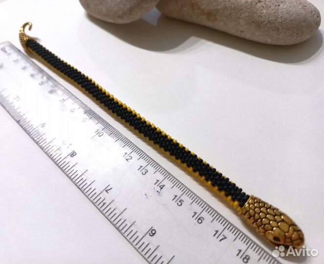 Браслет змейка из бисера, черно желто белая, 19см