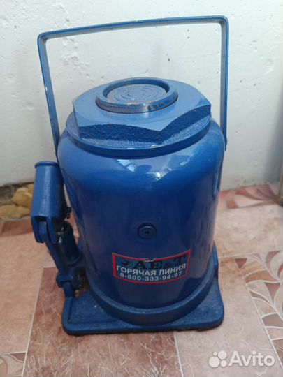 Домкрат AE&T TO2032 32 тонны двухштоковый