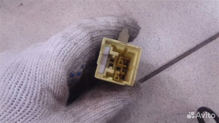 Подушка безопасности пассажирская в торпедо Nissan