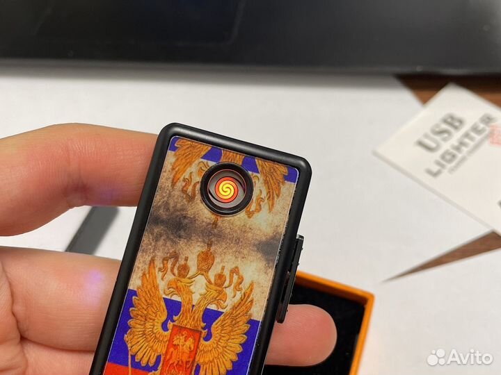 Зажигалка с гербом России