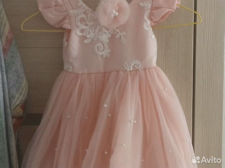 Платье праздничное
