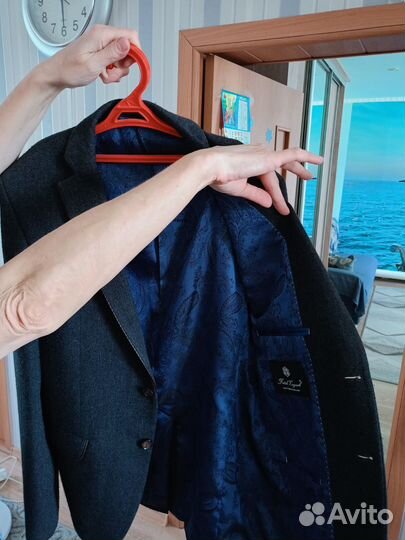 Продам пиджак. Мужской. Серый