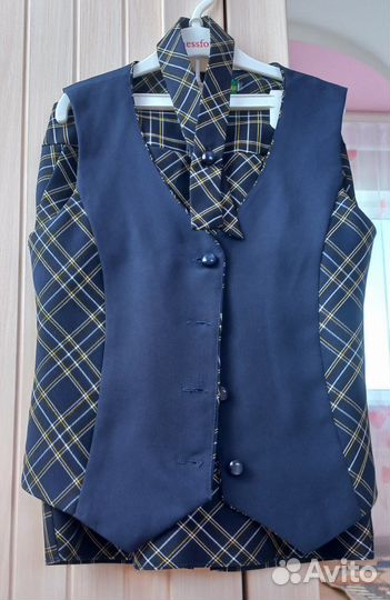 Жилетка и юбка школьные