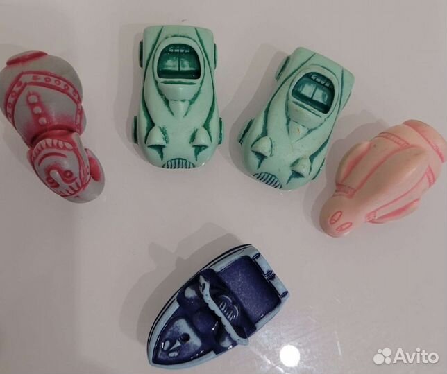 Игрушки киндер из 90х и растишка