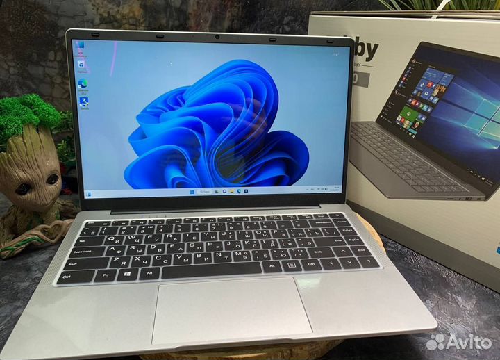 Ноутбук 8/256 Gb