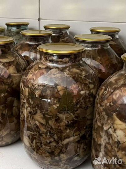 Грибы маринованные
