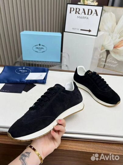 Кроссовки женские Prada черные