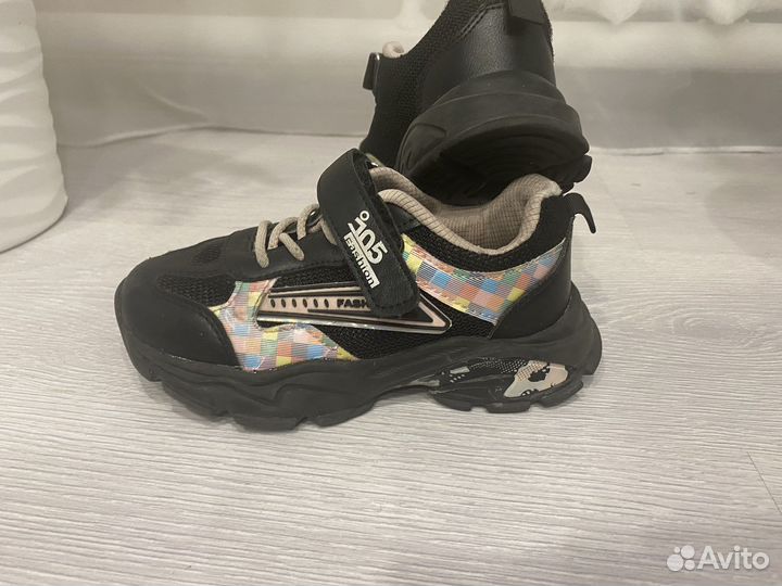 Кроссовки для девочки