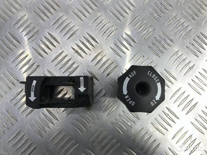 Кронштейн (крепление) запасного колеса Bmw Х3 Е83