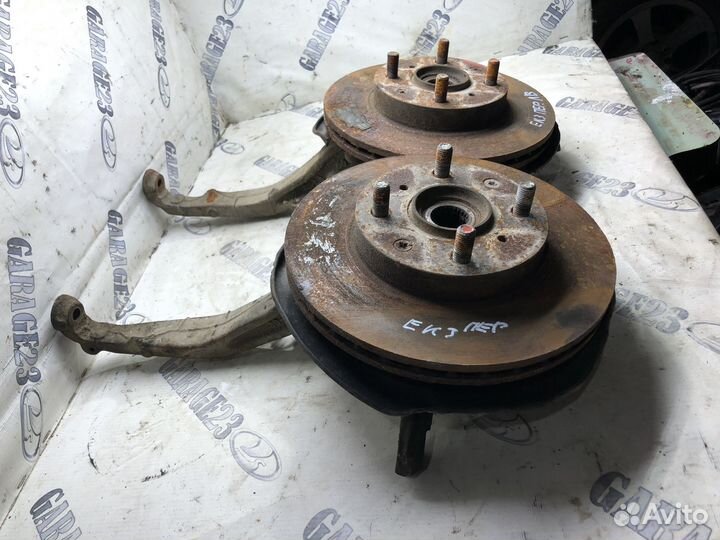 Кулак передний Honda Civic EK3