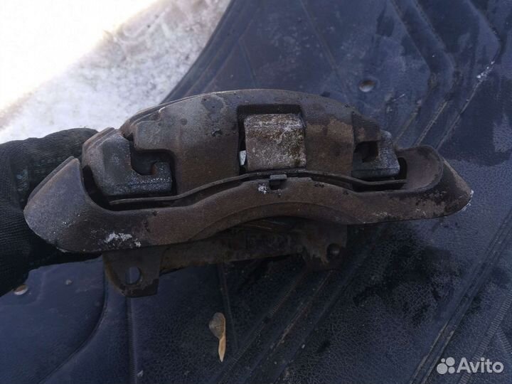 Суппорт передний левый Audi A6 C6