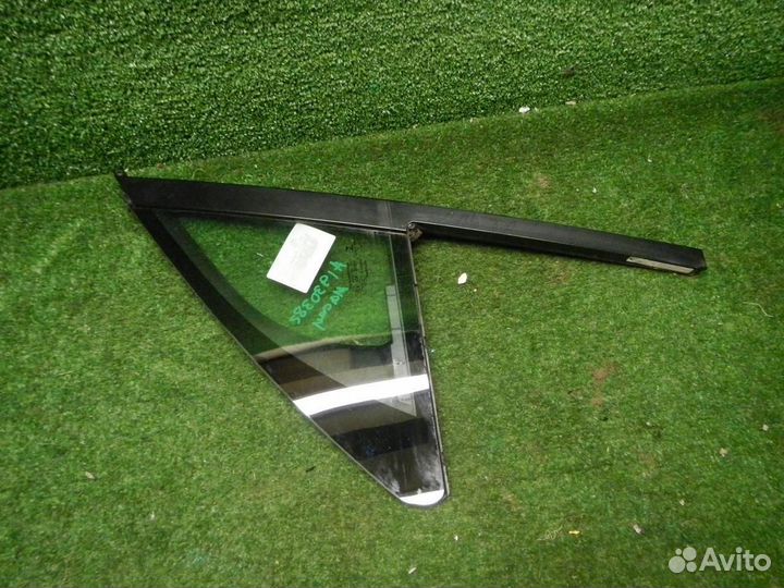 Форточка двери передняя левая Porsche Macan (2014