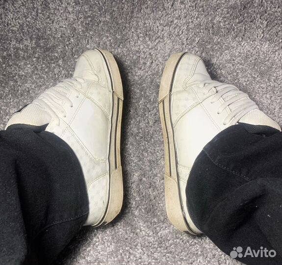 Heelys 42 dc shoes circa adio globe etnies