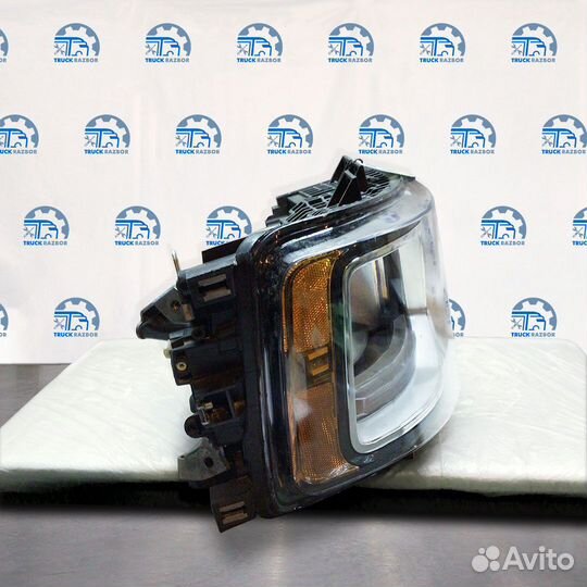 Фара, R Scania 6-Series