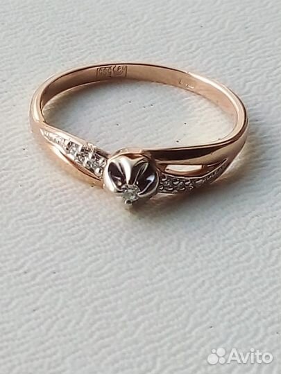 Золотое кольцо с бриллиантами