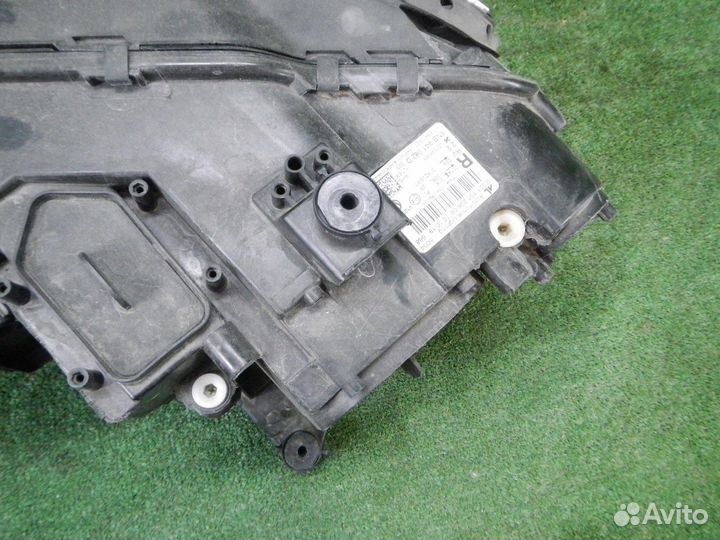 Фара правая Volkswagen Tiguan