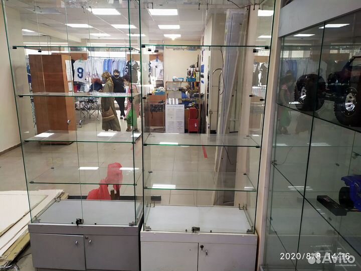 Шкаф-витрина стеклянная