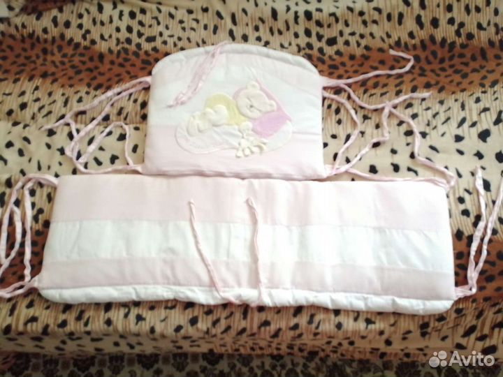 Мягкие бортики в детскую кроватку