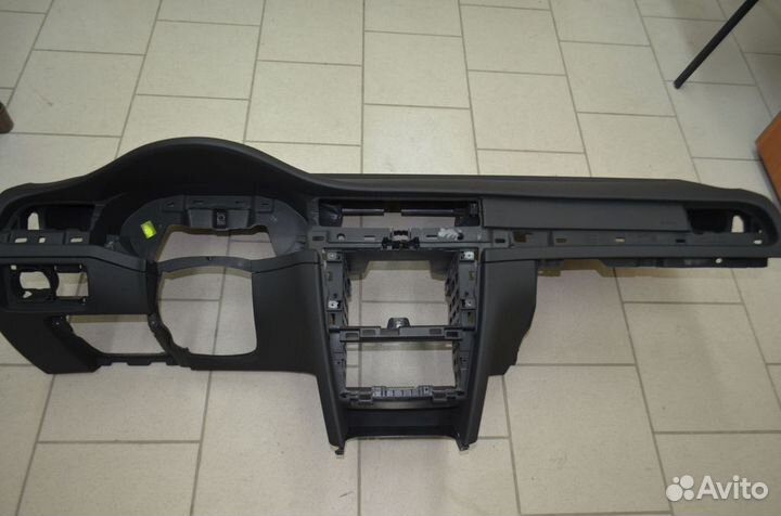 Торпедо панель приборов Шкода Суперб