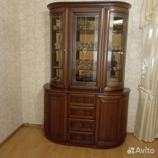 Сервант / Витрина