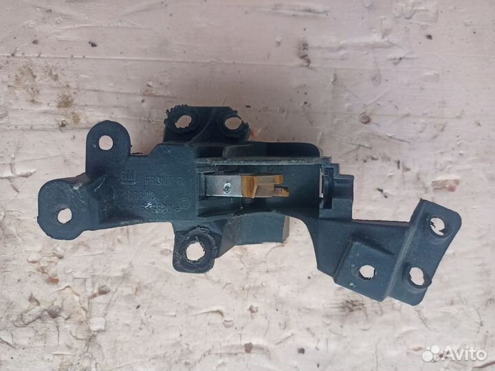 Ручка внутренняя задняя правая Opel Zafira (A) 200