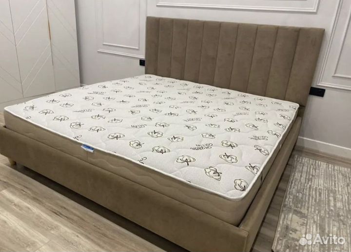 Кровать двуспальная дизайнерская