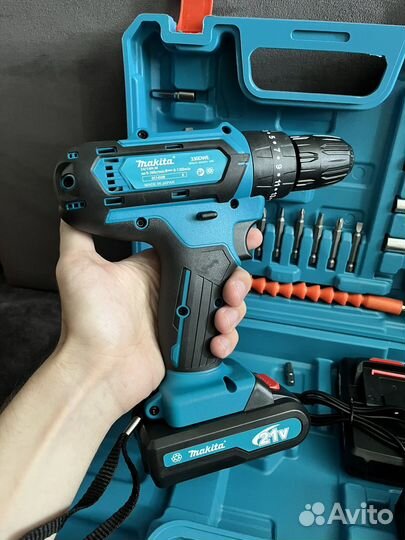 Новый Аккумуляторный шуруповерт