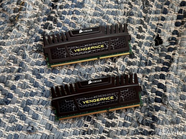 Озу Corsair DDR3 1866Mhz 2x4GB (8GB)