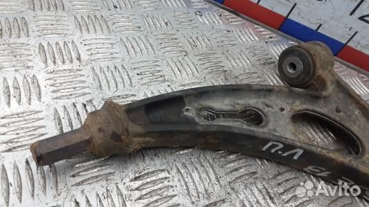 Рычаг передний нижний левый skoda octavia A5 (SSE1