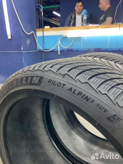 Michelin Pilot Alpin 5 SUV 295/35 R21