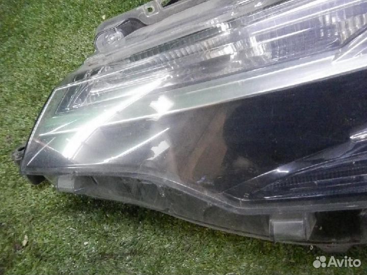Фара левая Toyota Corolla Axio