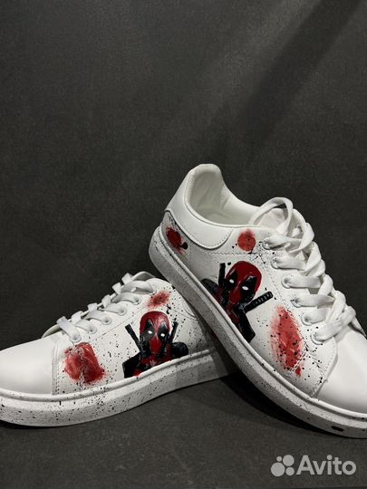 Кастомные кроссовки